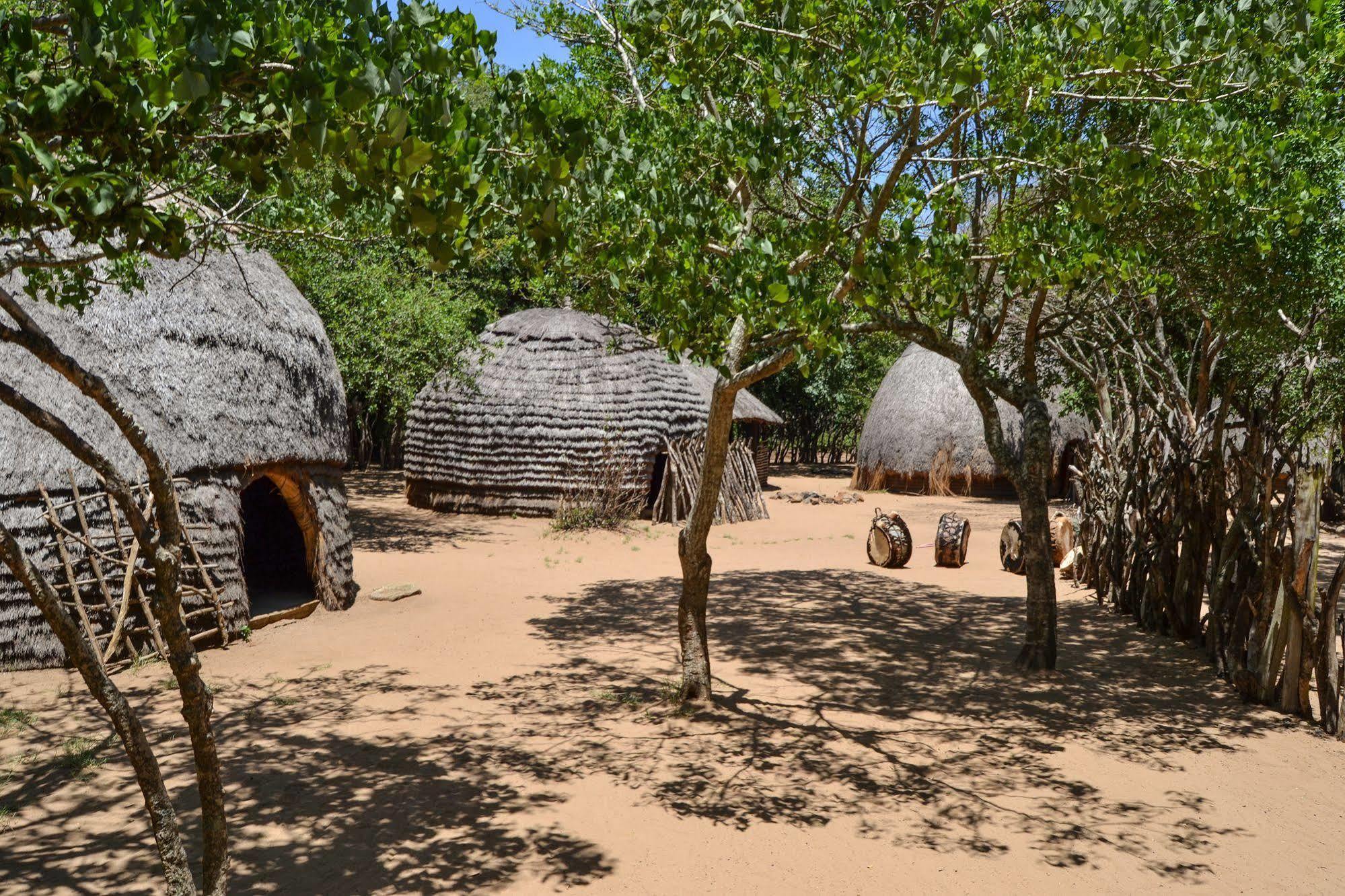 Gooderson Dumazulu Lodge Hluhluwe Exterior photo